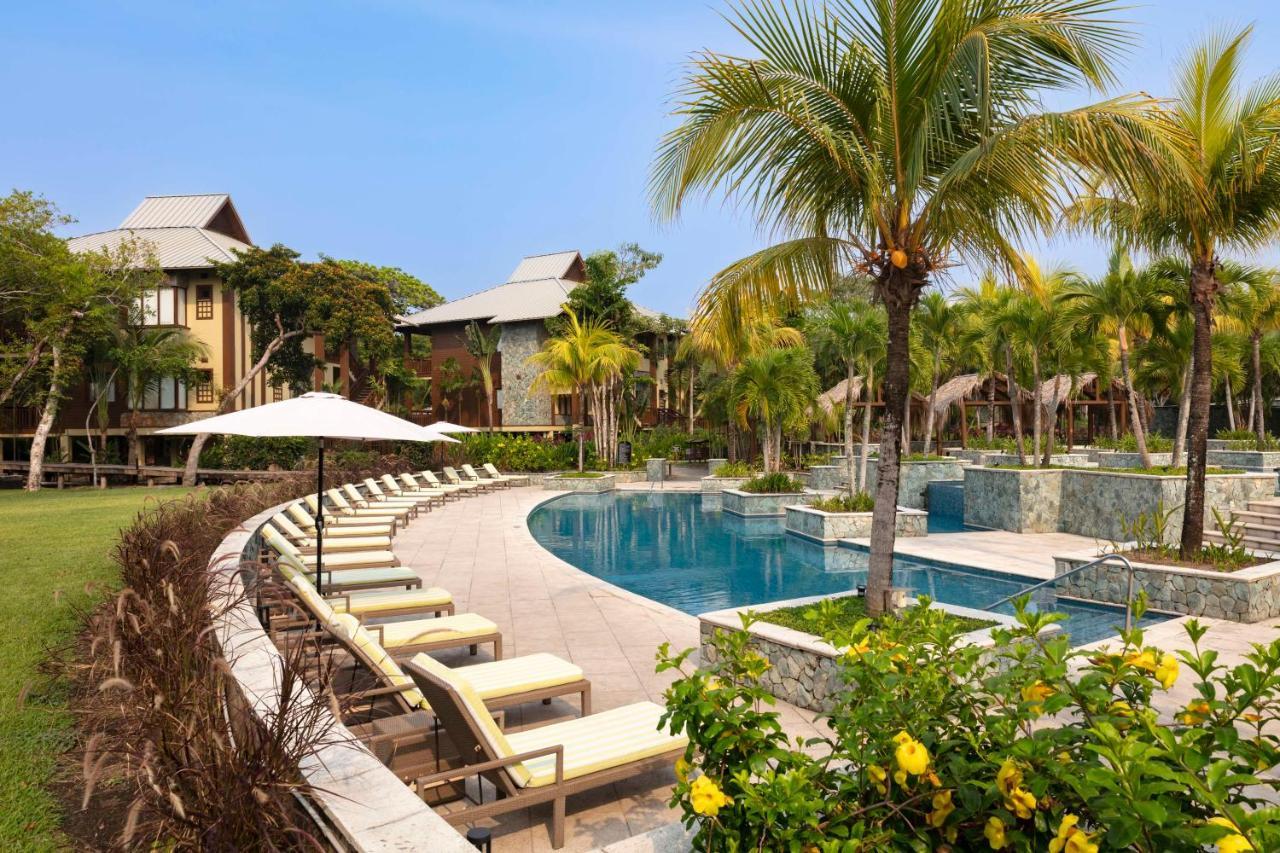Indura Beach & Golf Resort Curio Collection By Hilton Tela Εξωτερικό φωτογραφία